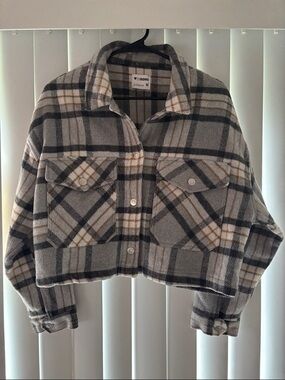 Ci Sono Gray and Cream Plaid Cropped Shacket Jacket
